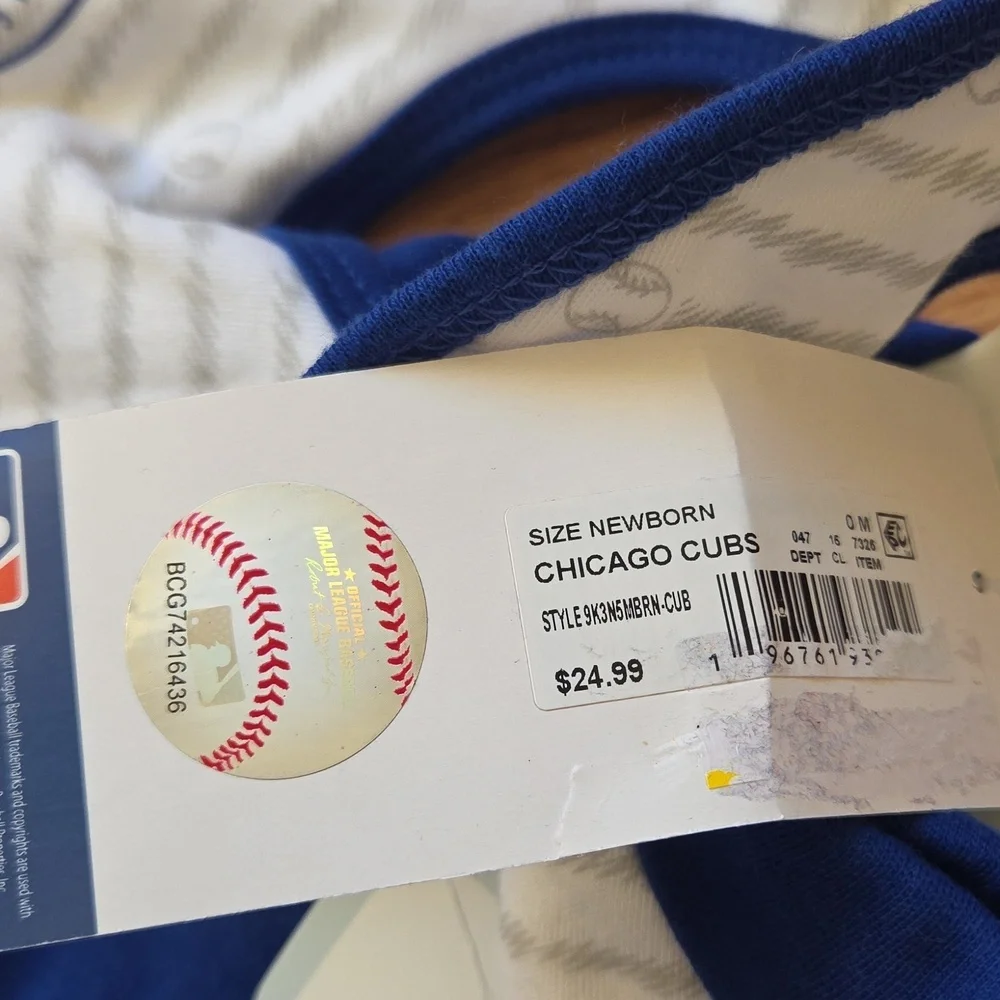 MLB Chicago Cubs Newborn Set Bodysuit, Bib, Booties NWT Blue, Red Baseball $25